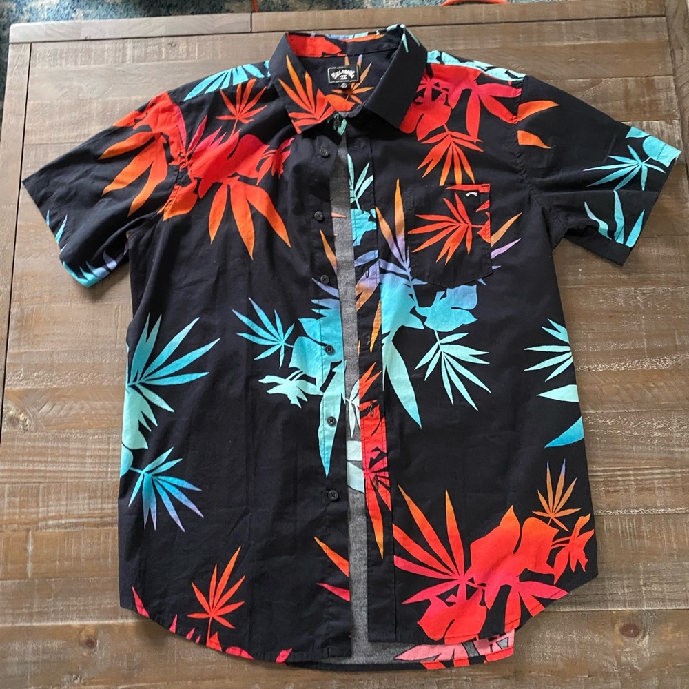 Billabong Men’s M Multi-Colored Button Down Short Sleeve Shirt